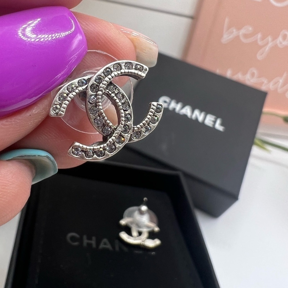 Chanel Classic CC Crystal Stud Earrings - Authentic - Picture 5 of 6